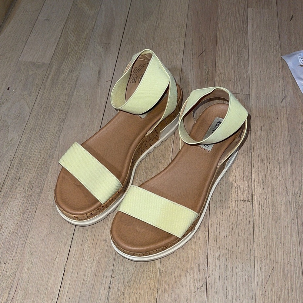 Steve Madden sandal